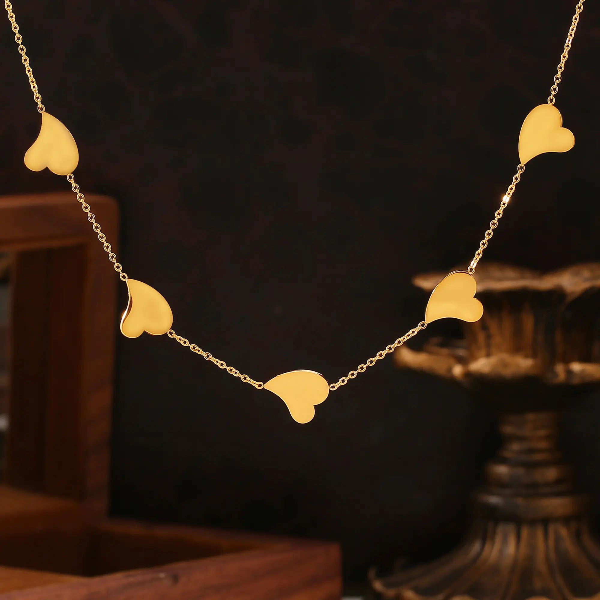 Fluid Irregular Heart Tassel Choker Necklace