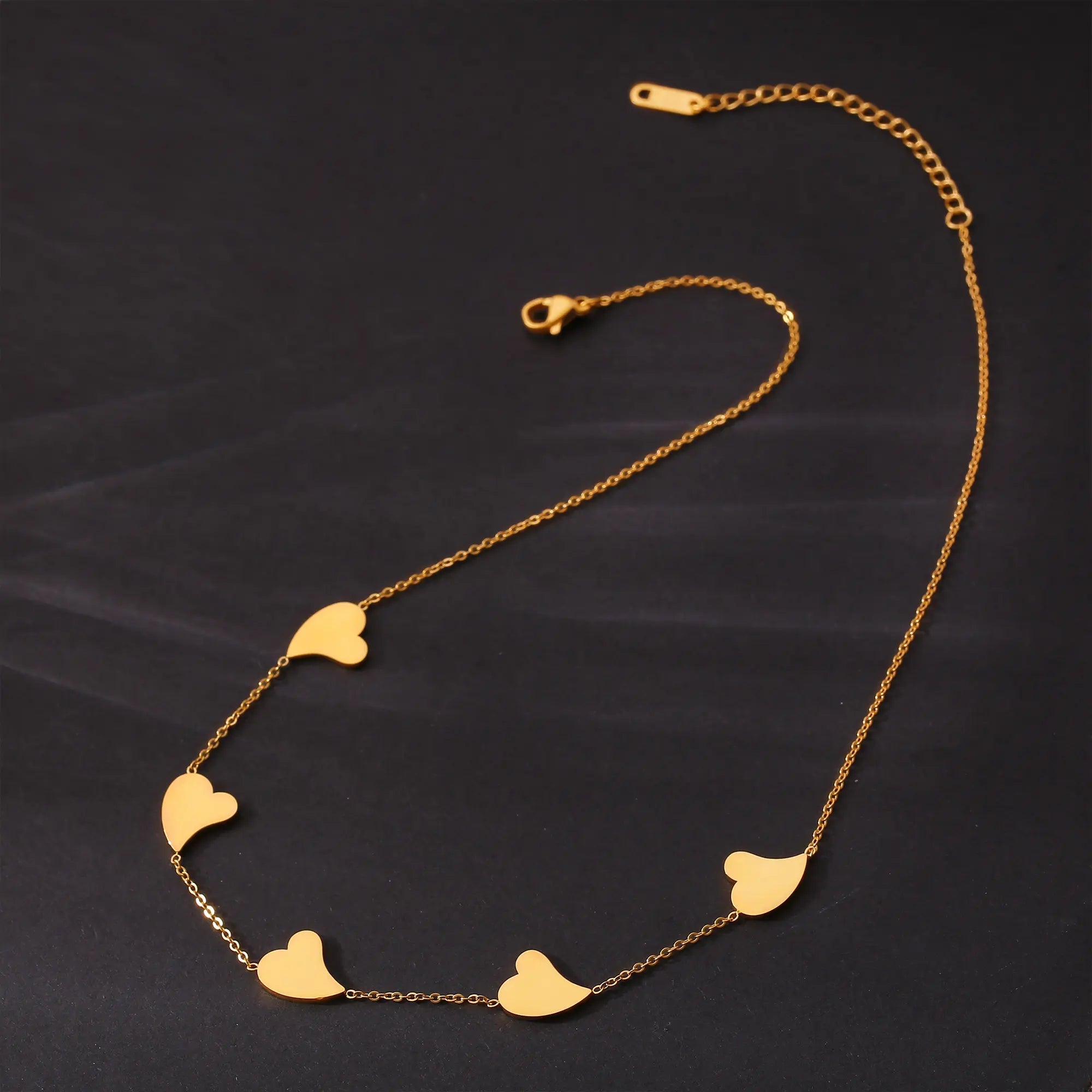 Fluid Irregular Heart Tassel Choker Necklace