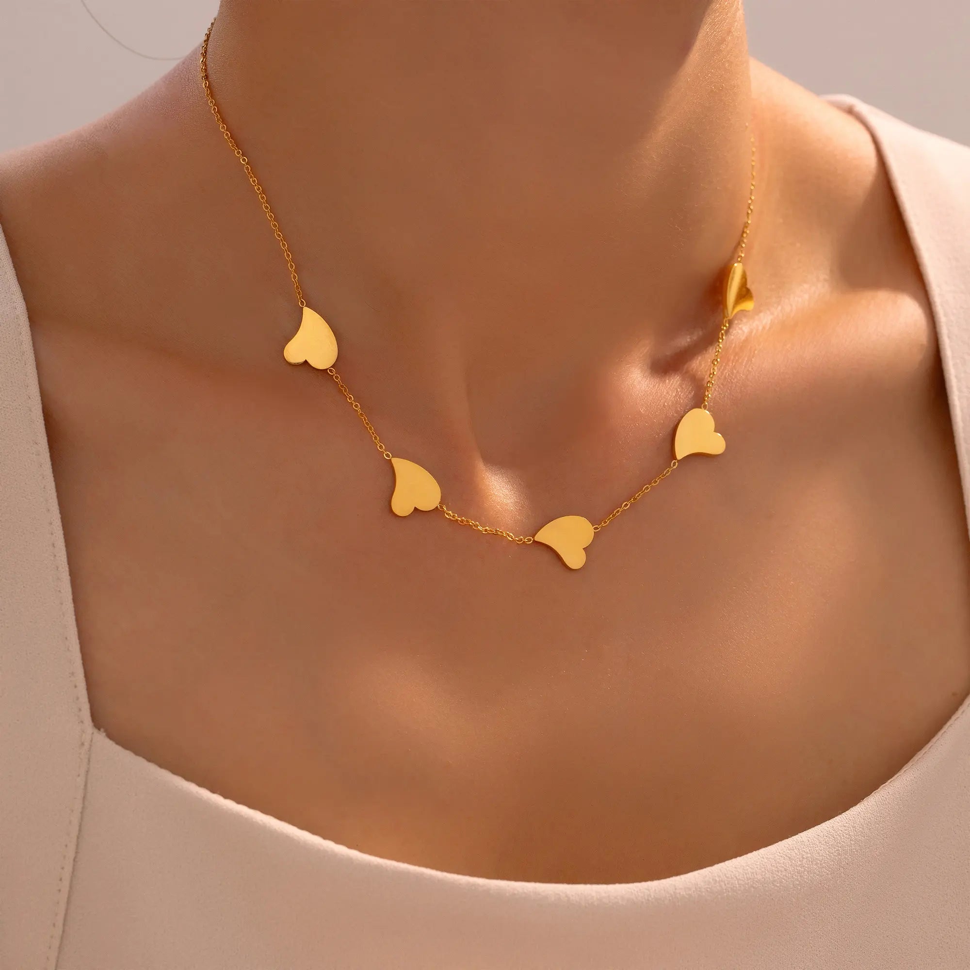 Fluid Irregular Heart Tassel Choker Necklace