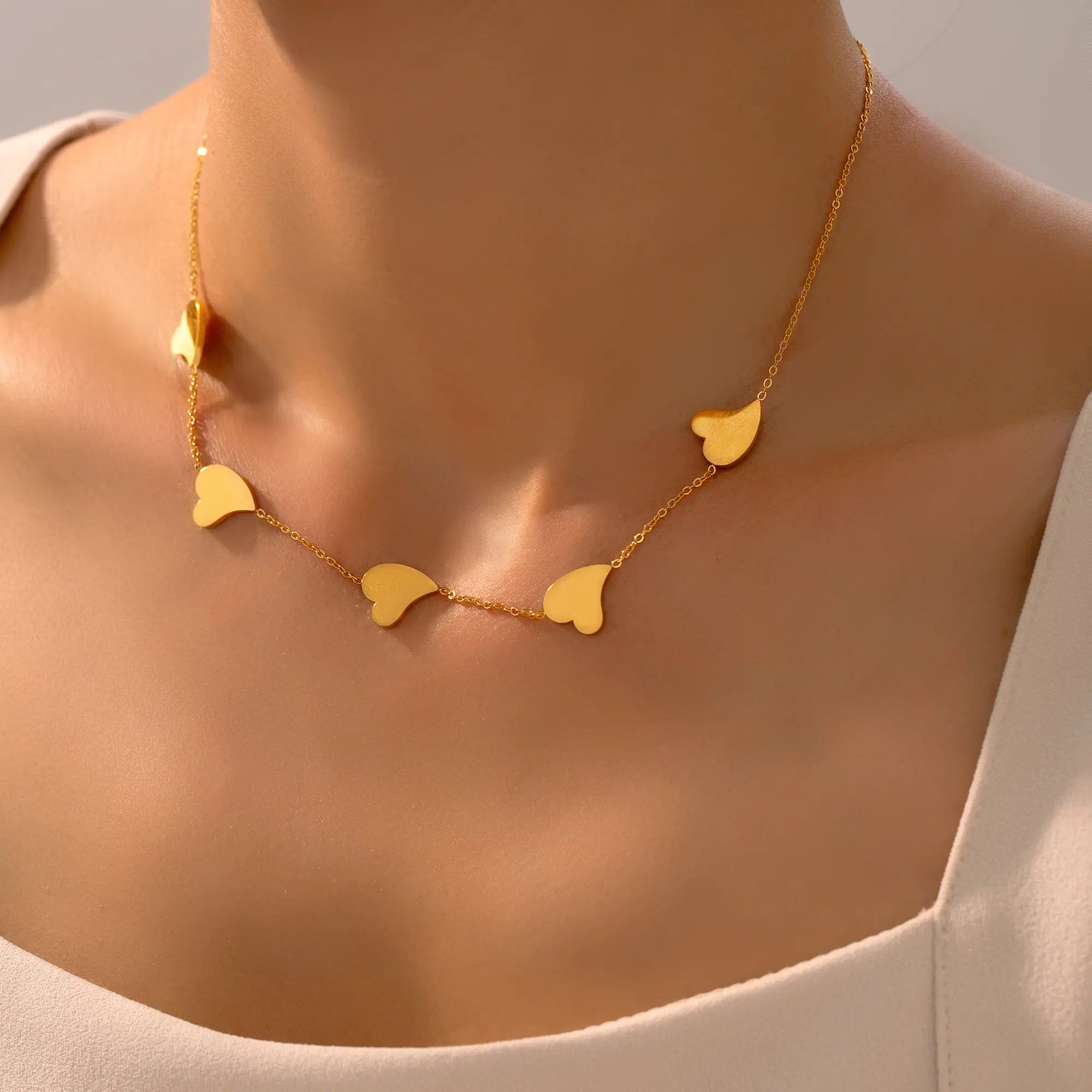 Fluid Irregular Heart Tassel Choker Necklace