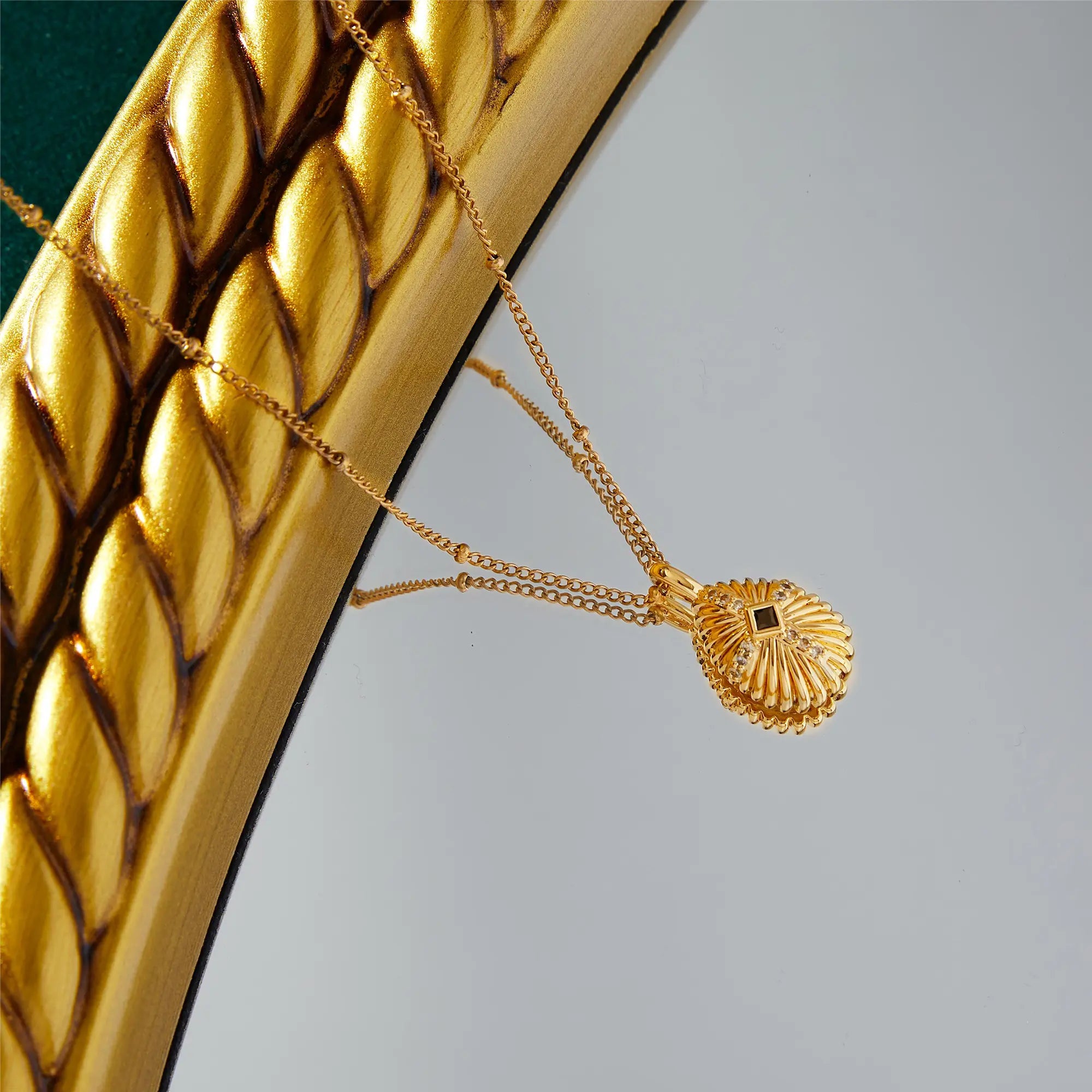 Vintage Shell Texture Starburst Cross Pendant Necklace