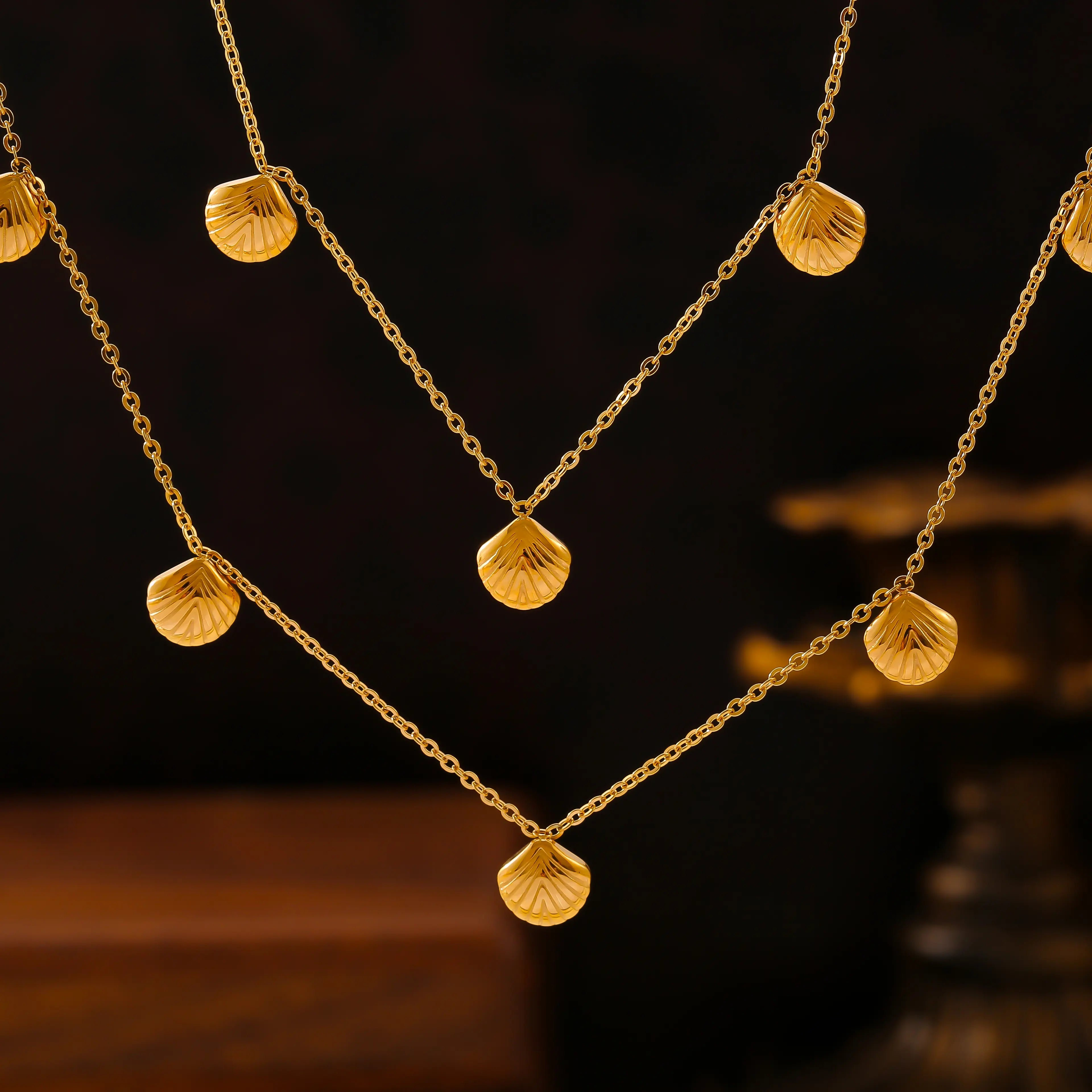 Dainty Geometric Scallop Shell Choker Necklace