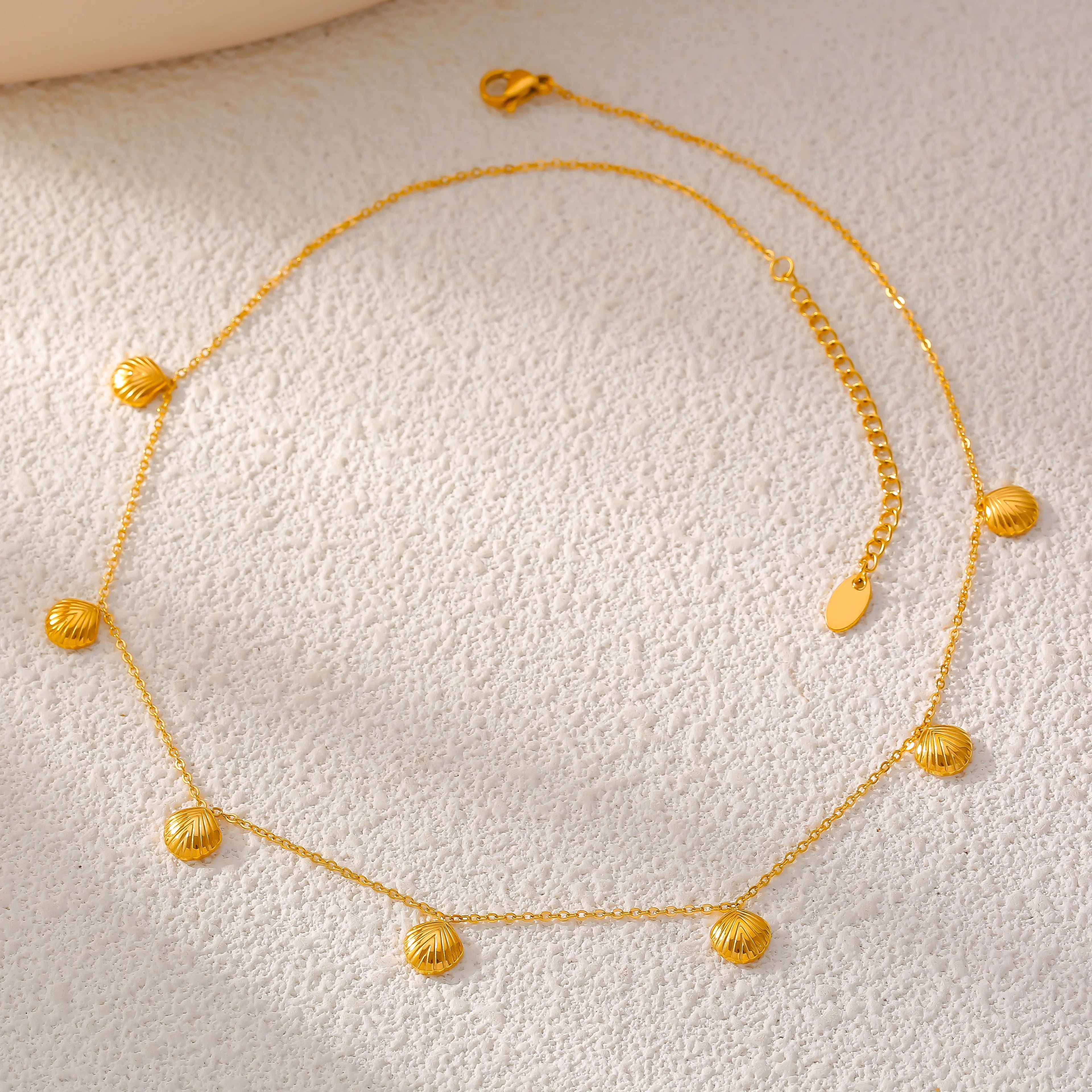 Dainty Geometric Scallop Shell Choker Necklace
