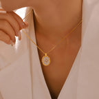 Vintage Oval Mother of Pearl Pendant Necklace