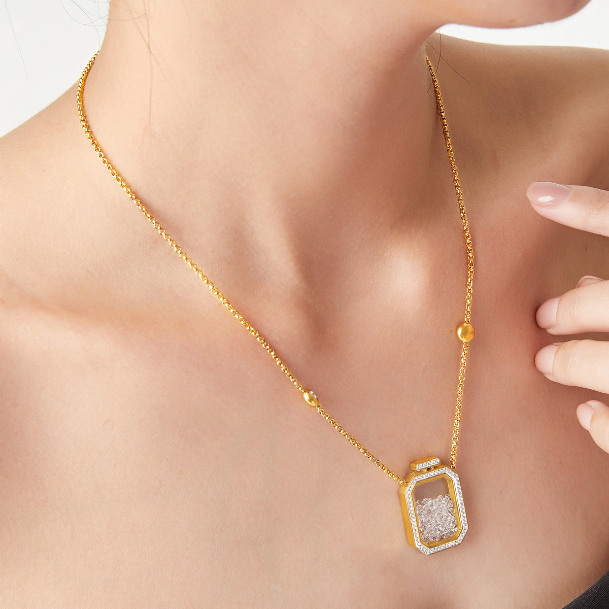 Floating Crystal Perfume Bottle Pendant Necklace