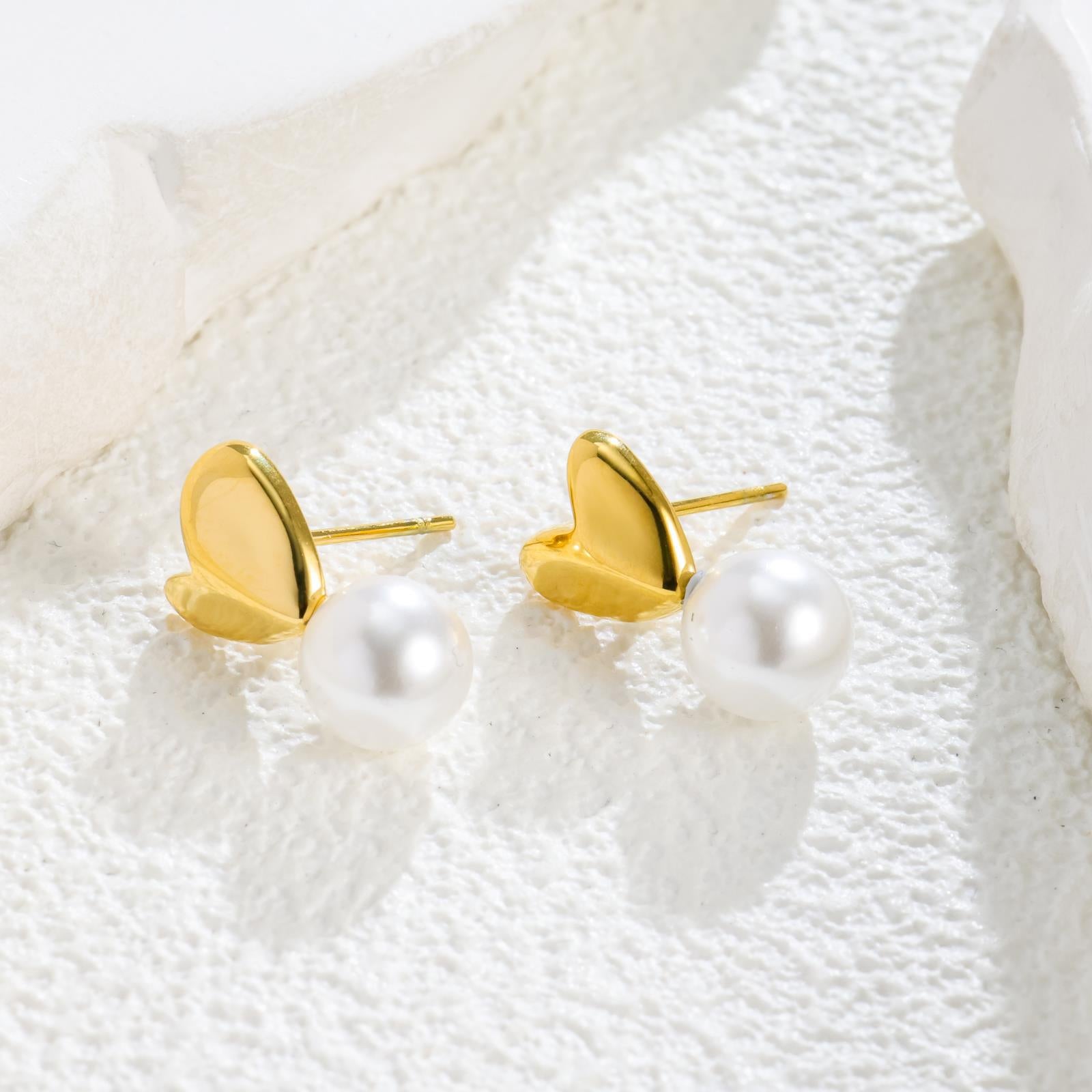 Dainty Pearl Heart Stud Earrings