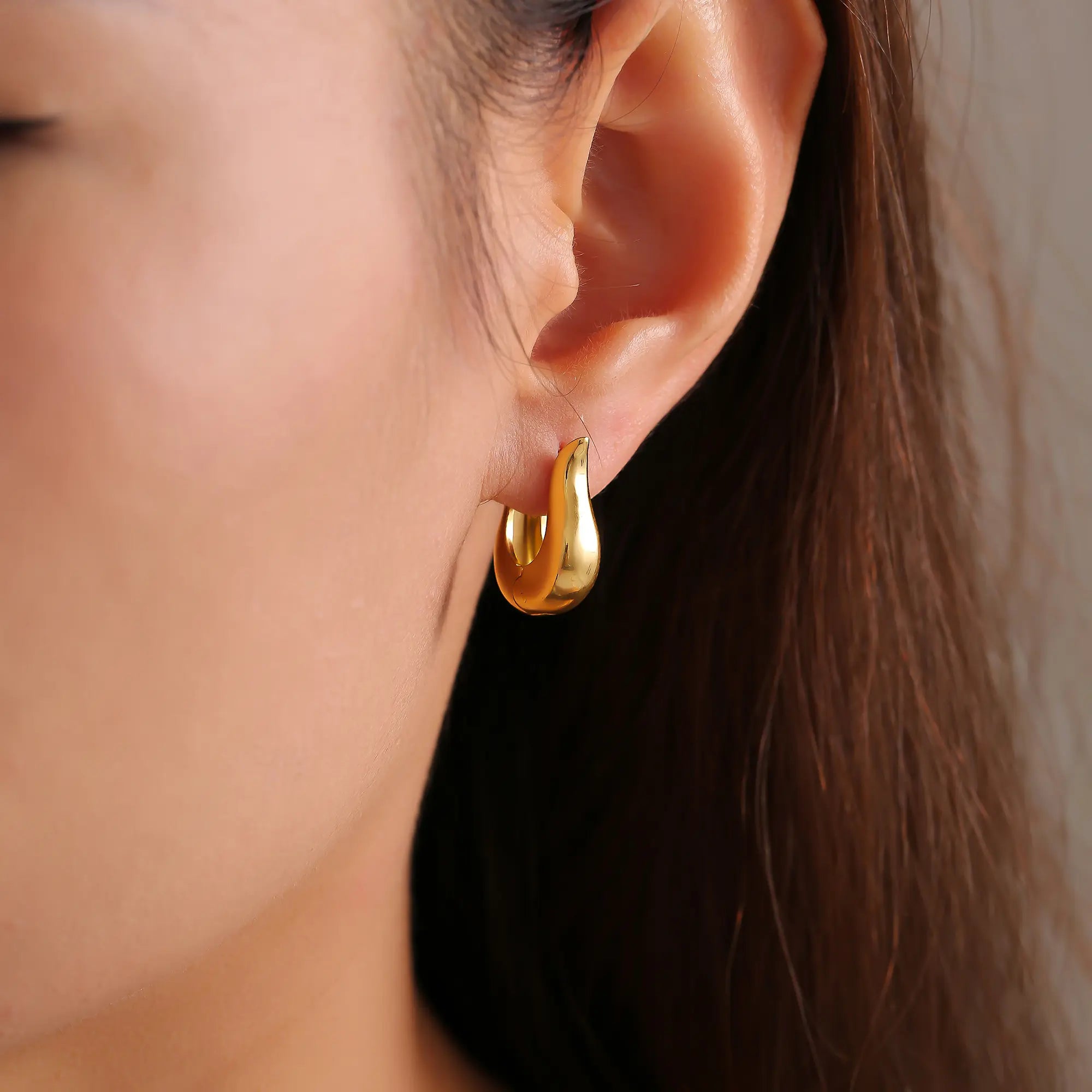 Minimalist Tulip U-Shape Hoop Earrings