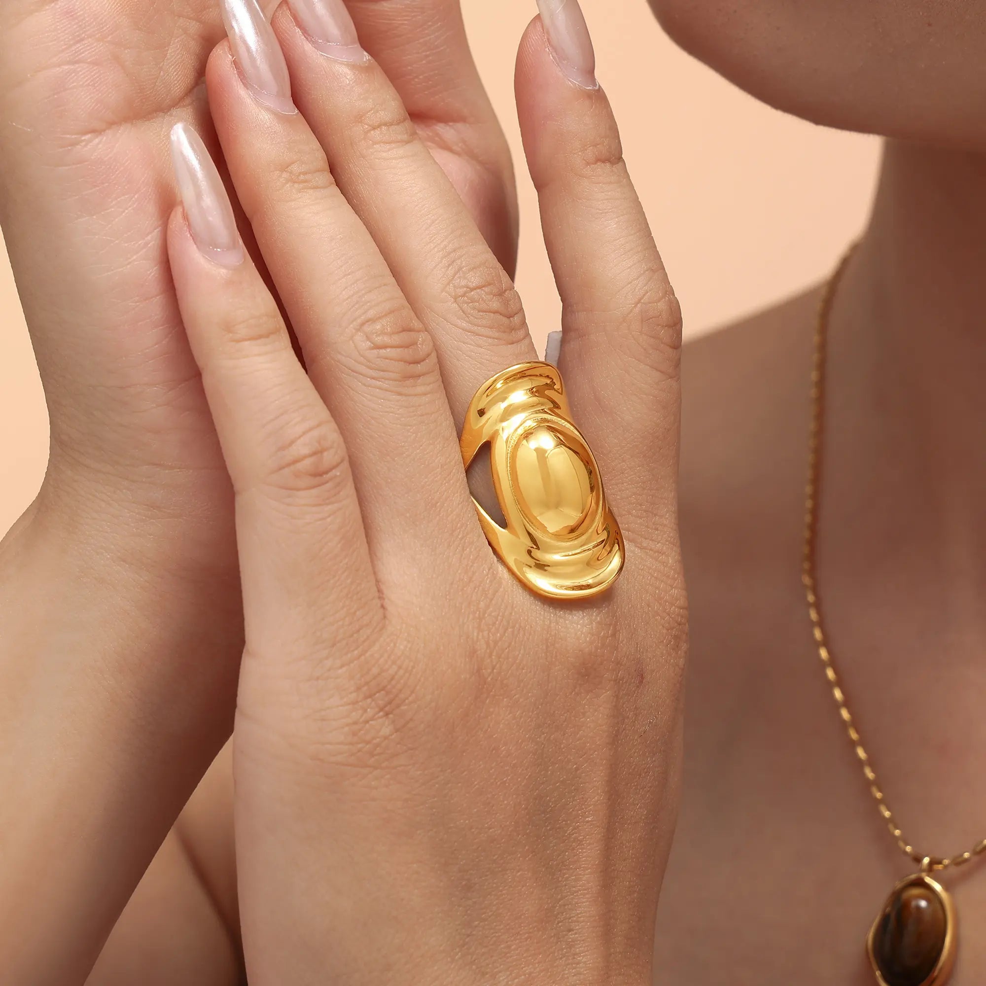 Vintage Sculptural Wavy Straw Hat Statement Ring