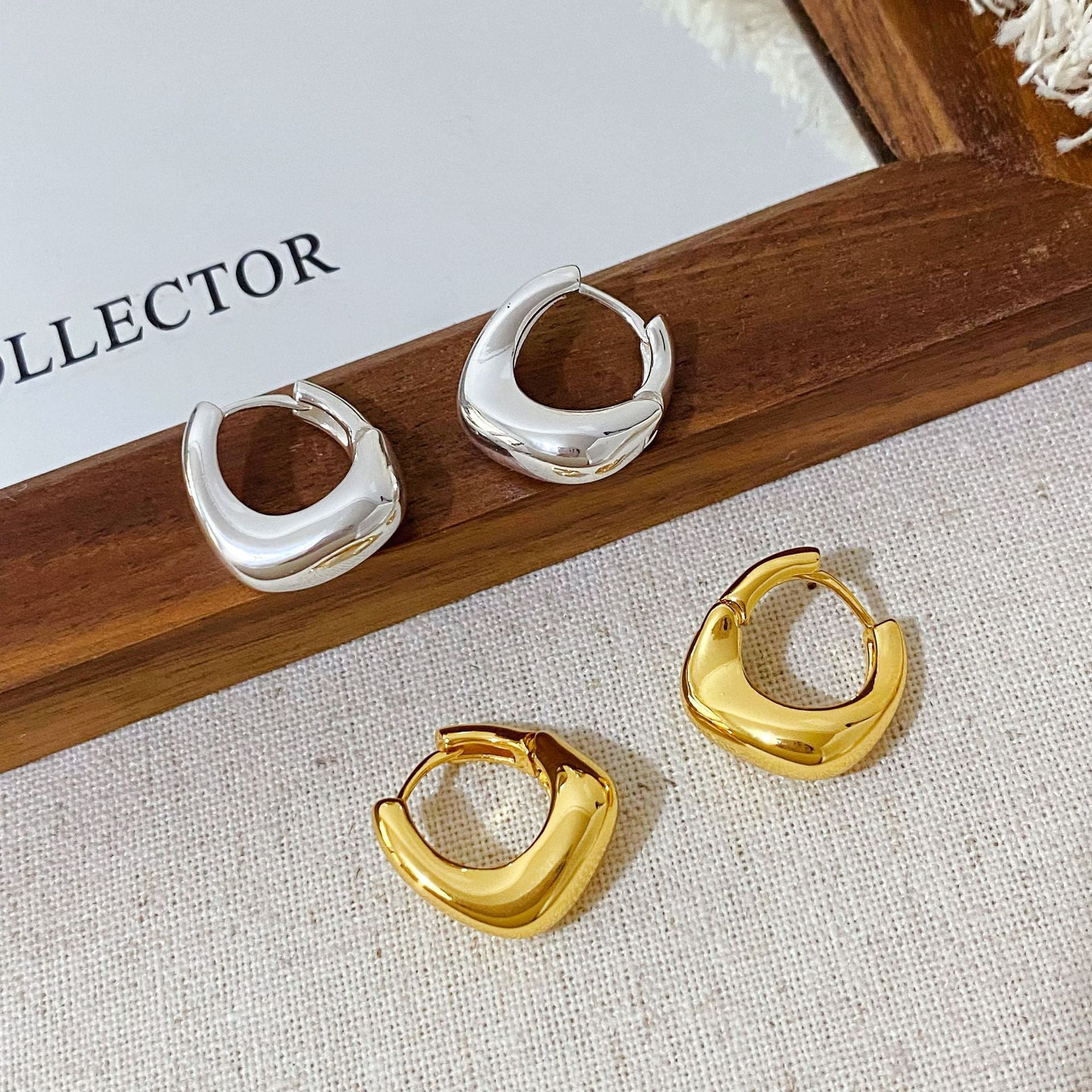 Chunky U-Shape Oval Hoop Earrings