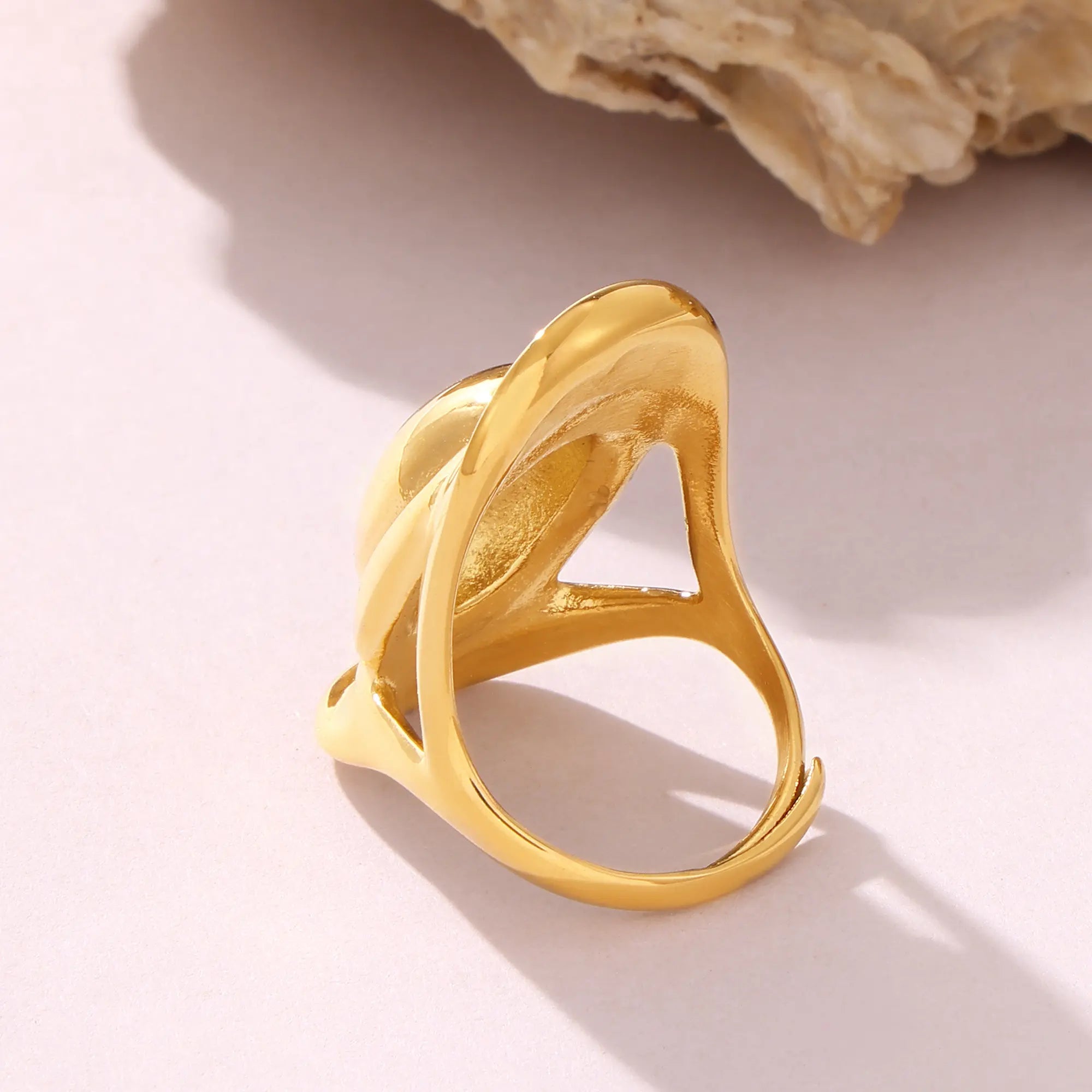 Vintage Sculptural Wavy Straw Hat Statement Ring