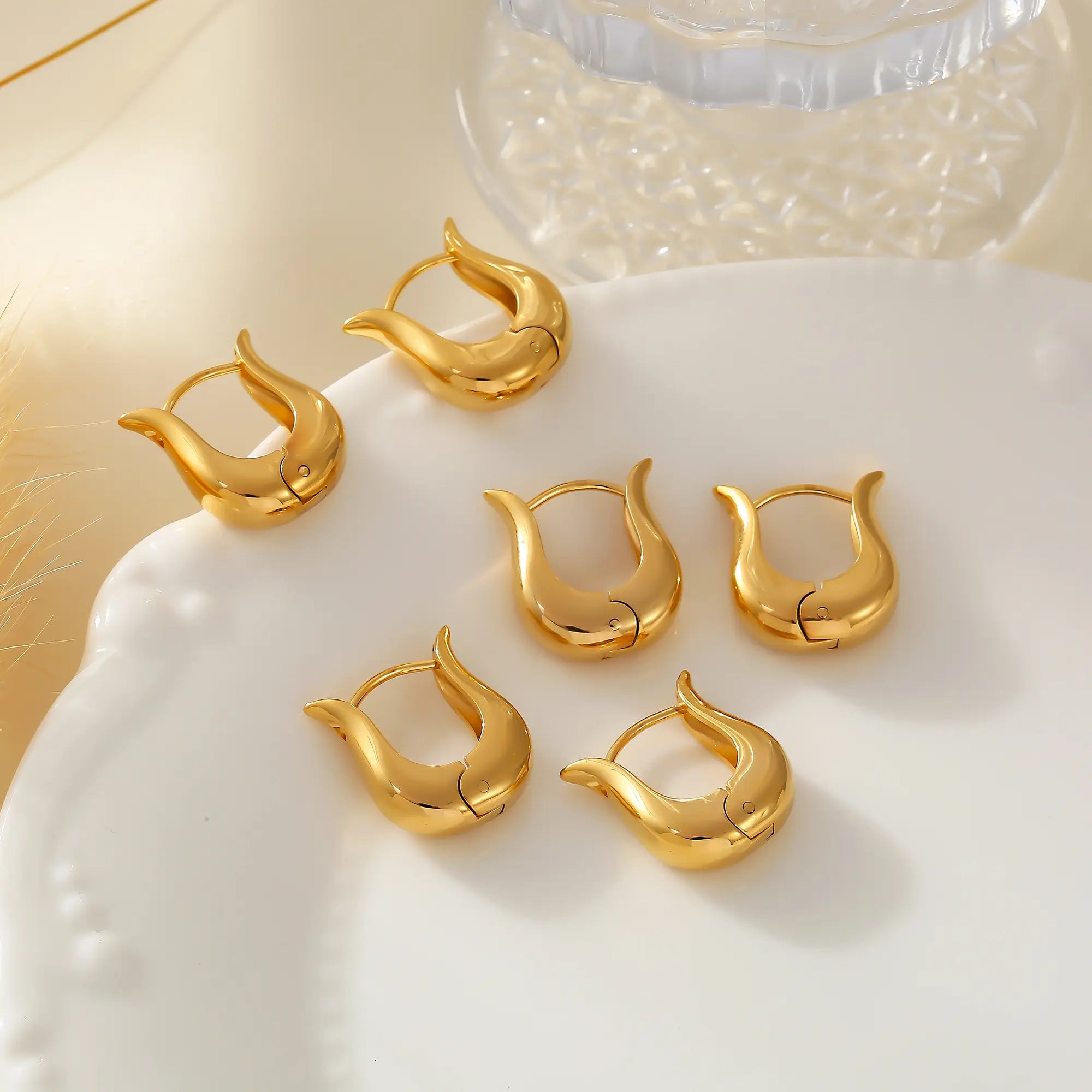 Minimalist Tulip U-Shape Hoop Earrings
