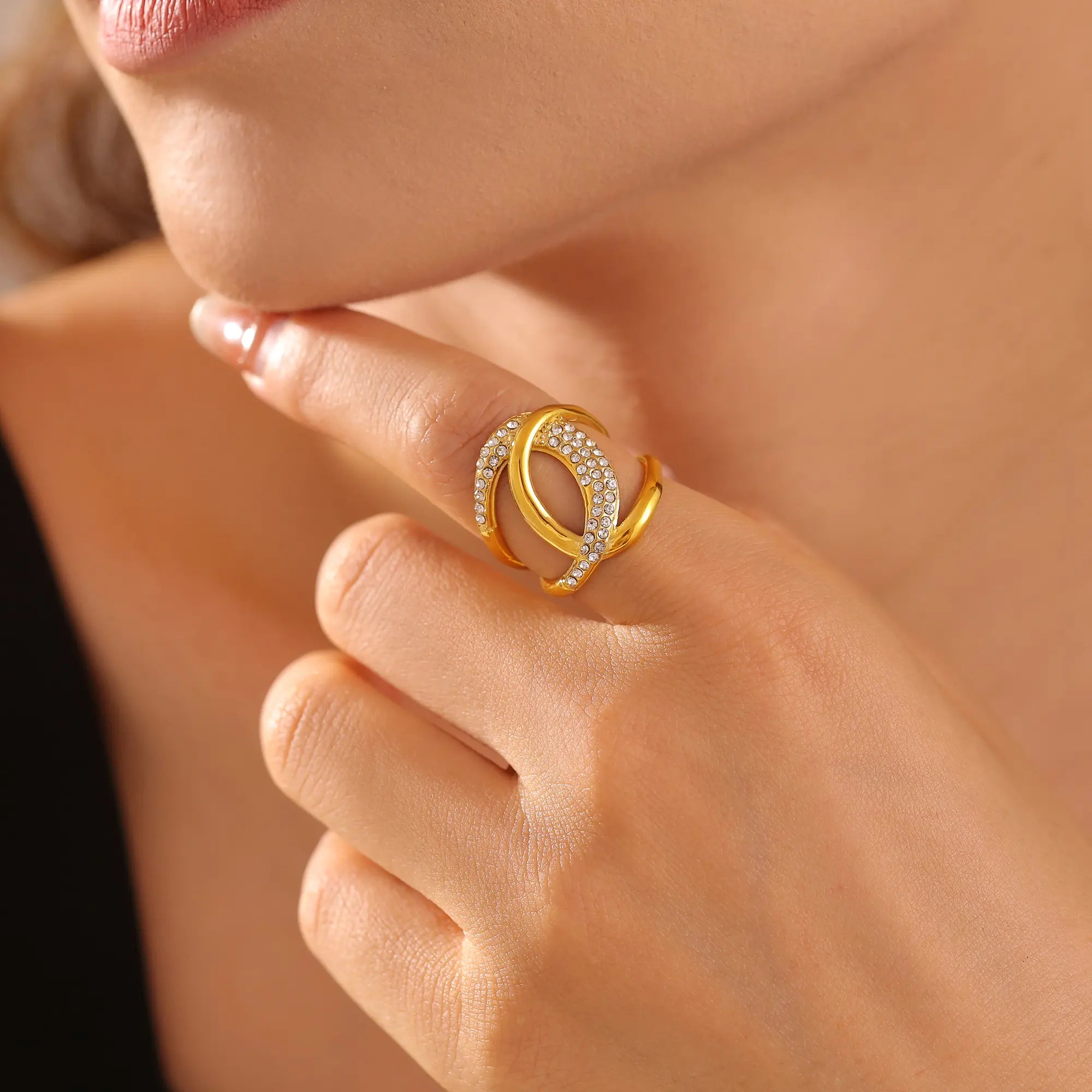 Vintage Interlocking Pave Loop Ring