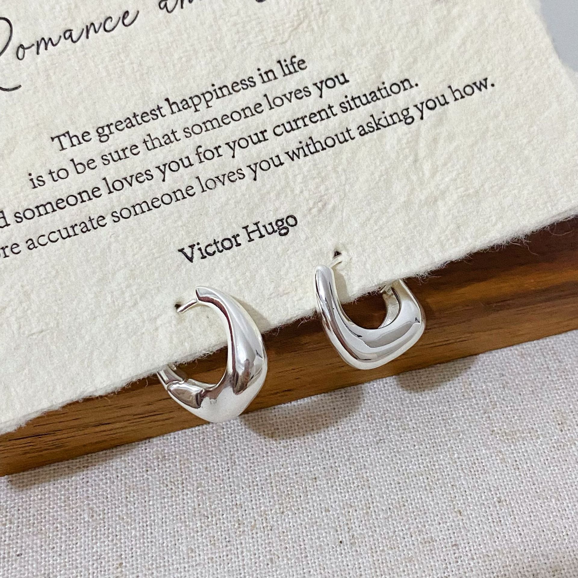 Chunky U-Shape Oval Hoop Earrings