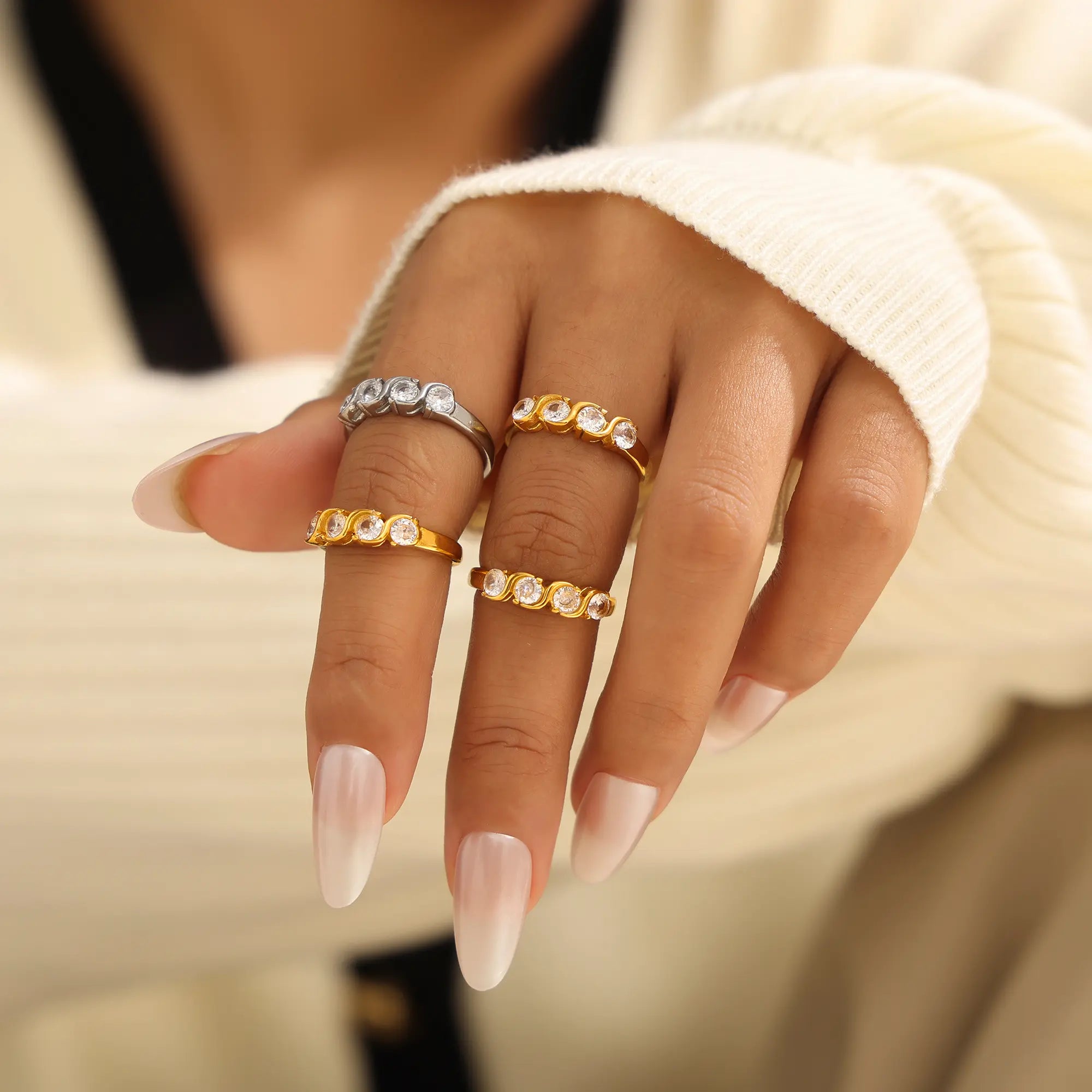 Vintage Court Single Row Eternity Band