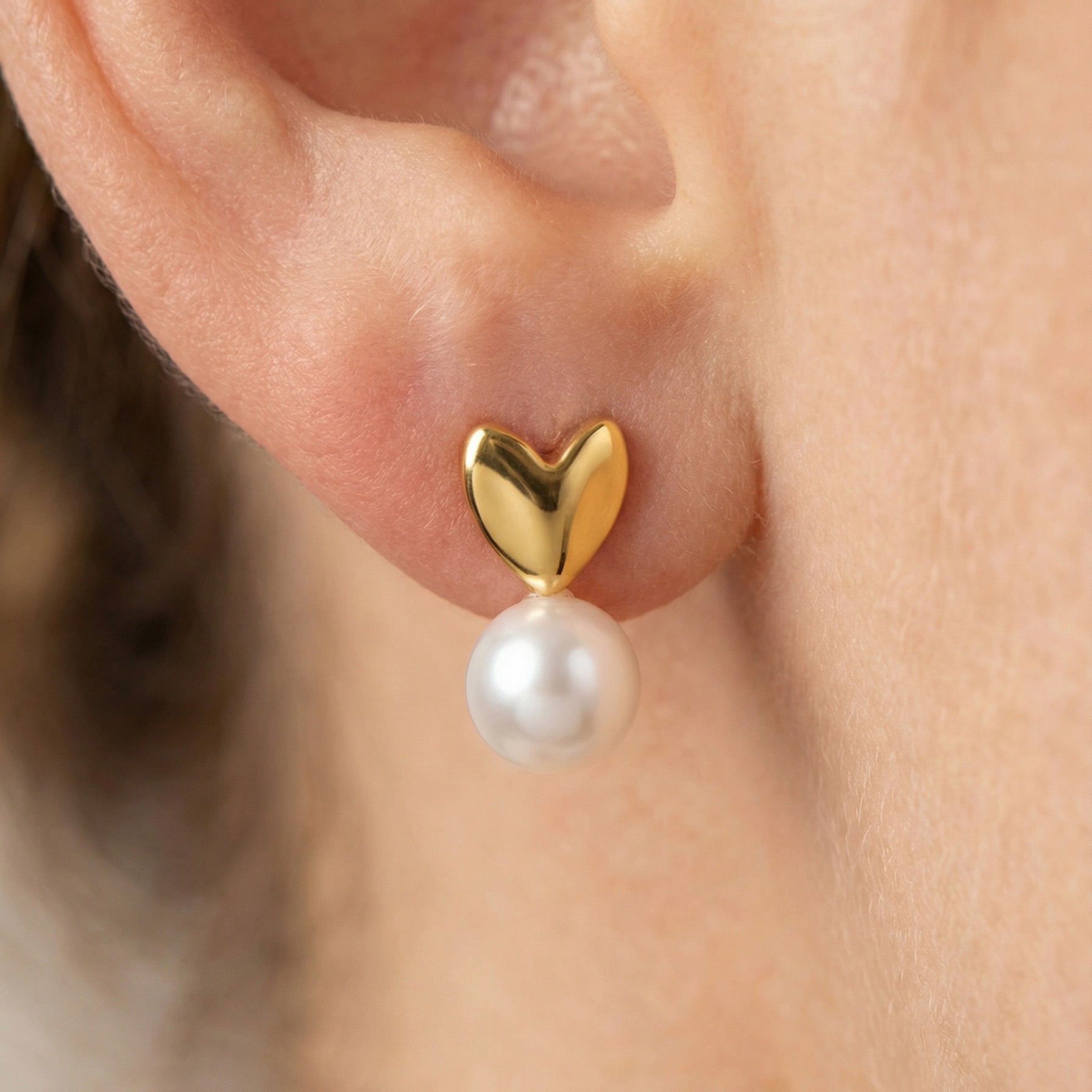 Dainty Pearl Heart Stud Earrings