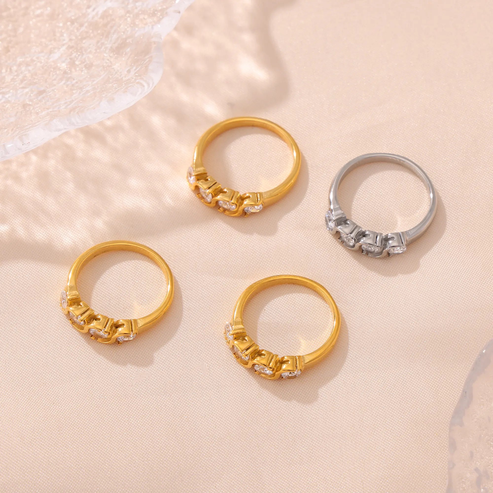 Vintage Court Single Row Eternity Band