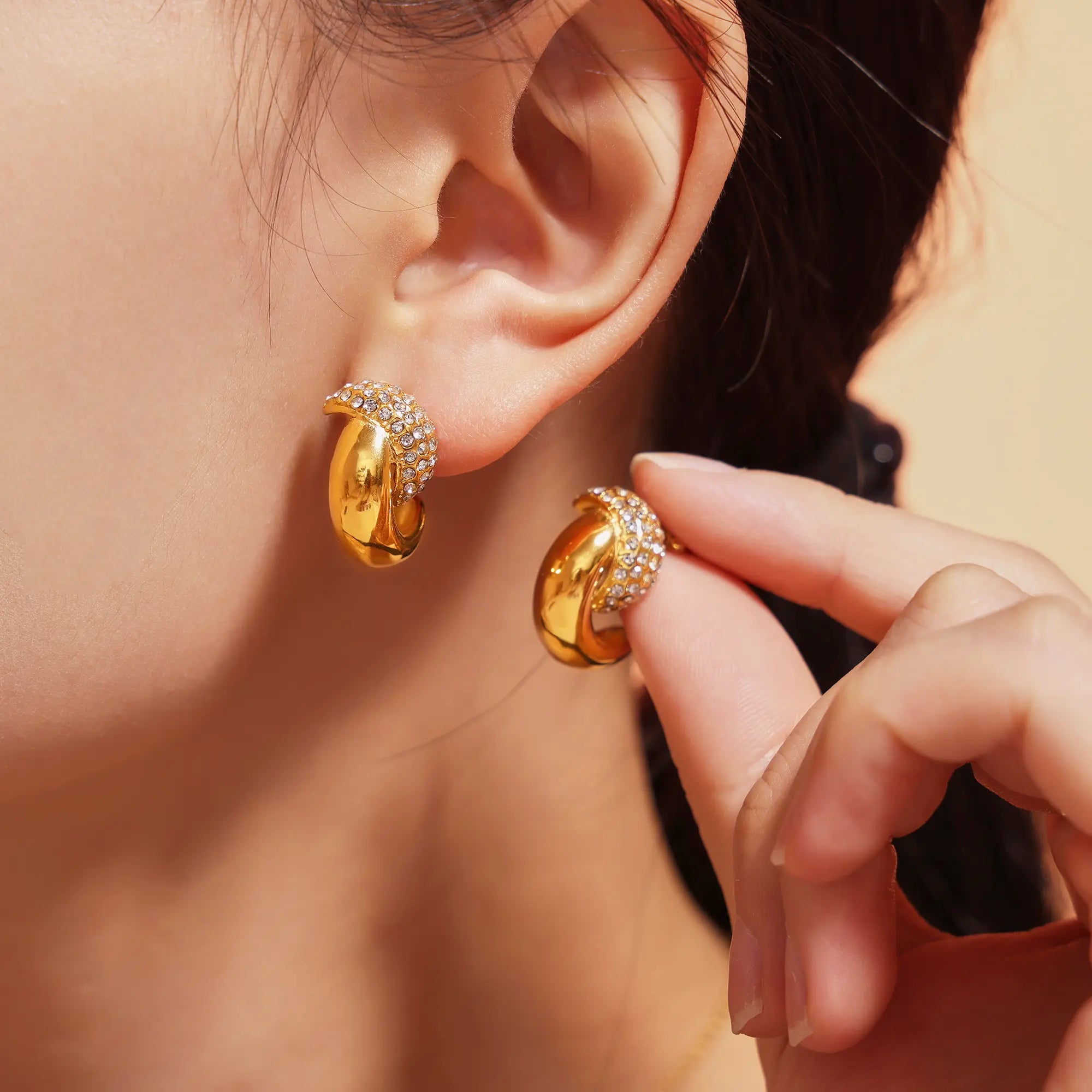 Minimalist Crescent Moon Zircon Stud Earrings