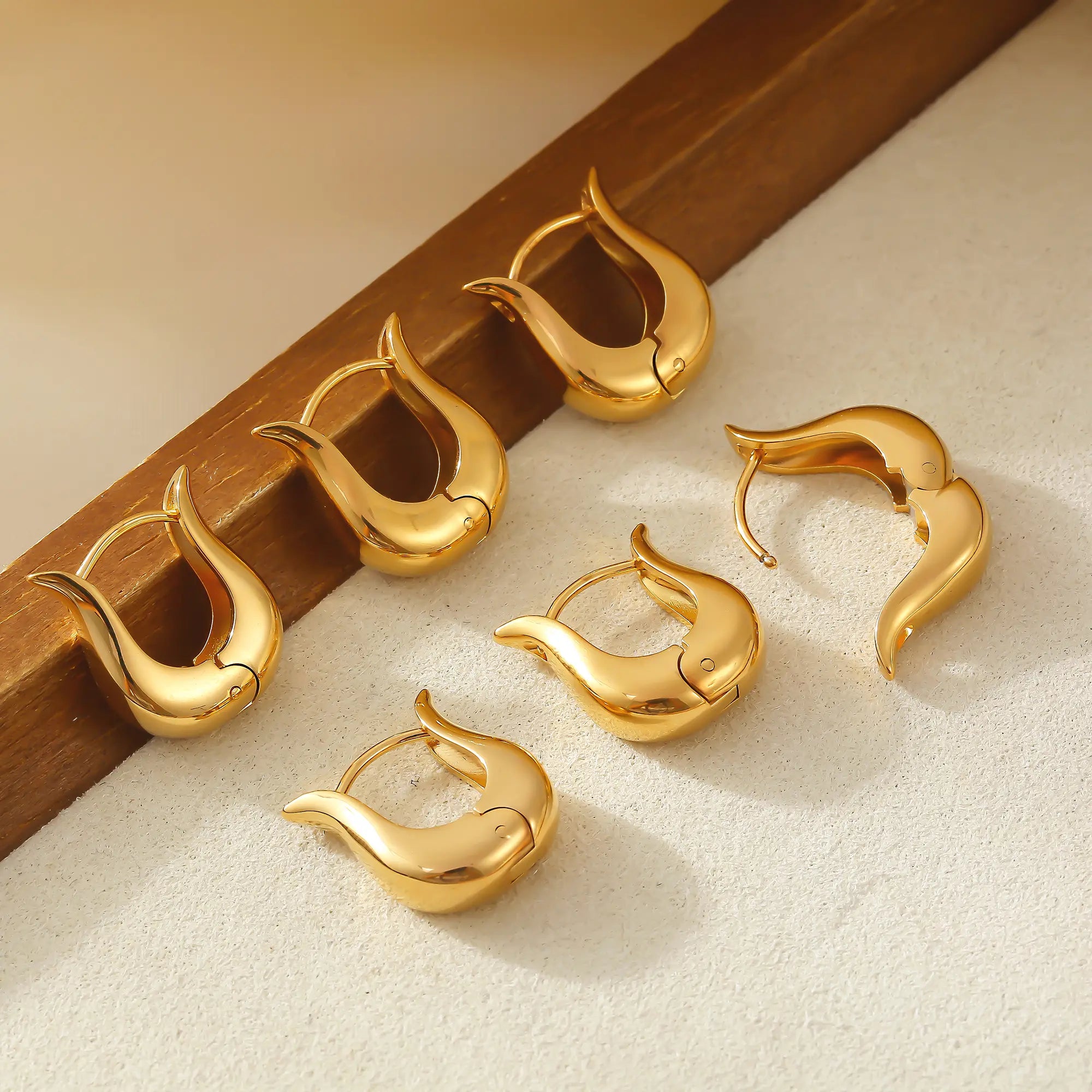 Minimalist Tulip U-Shape Hoop Earrings
