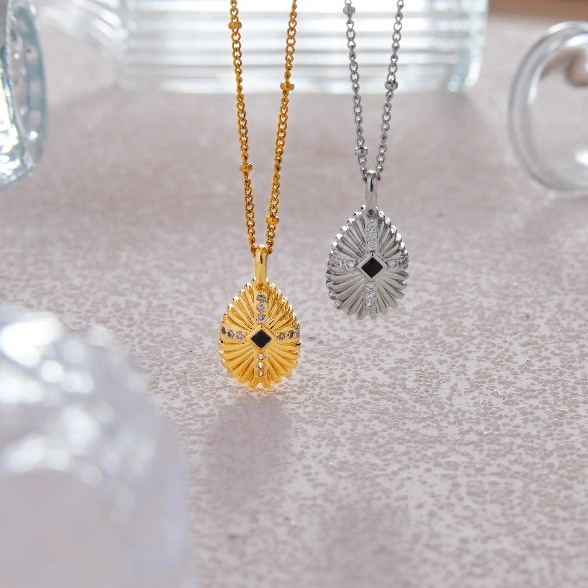 Vintage Shell Texture Starburst Cross Pendant Necklace